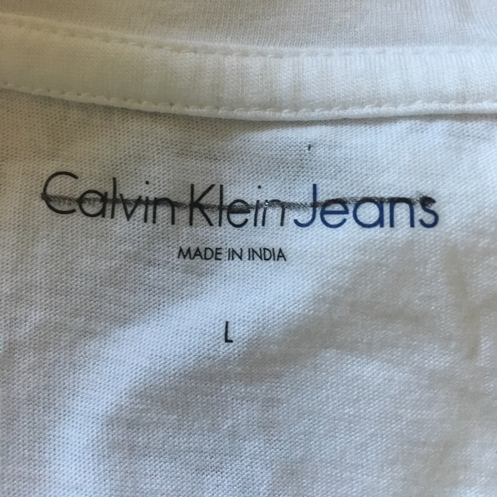 Calvin Klein white logo tee - Picture 4 of 4